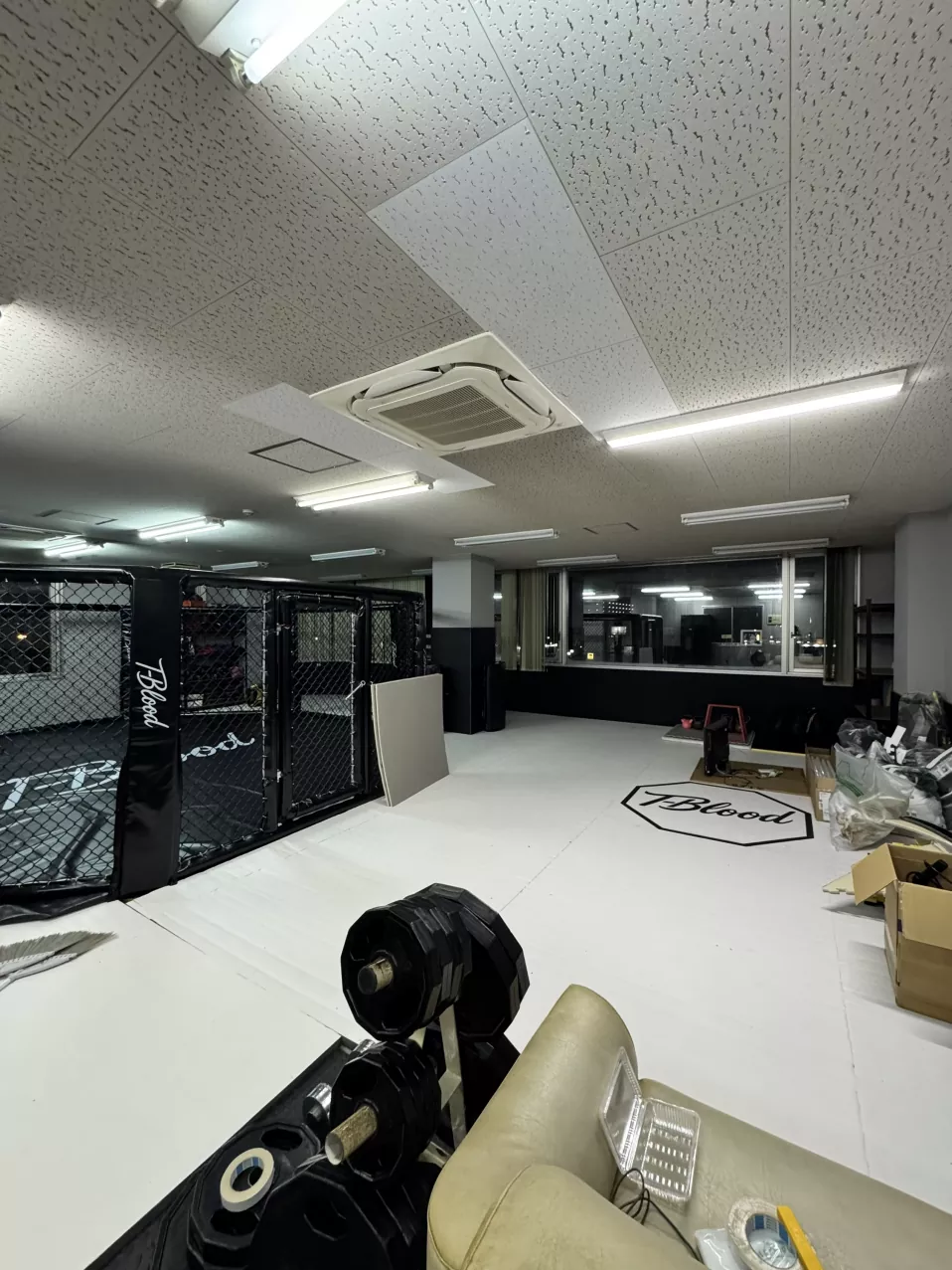 Ügyfélprojekt frissítése: A professzionális MMA Octagon & Roll Mat edzőterem telepítése befejeződött