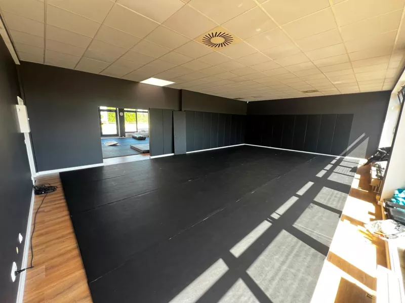 Hogyan teljesítenek kiguruló szőnyegeink a napi BJJ, ökölvívó és funkcionális edzéseken?