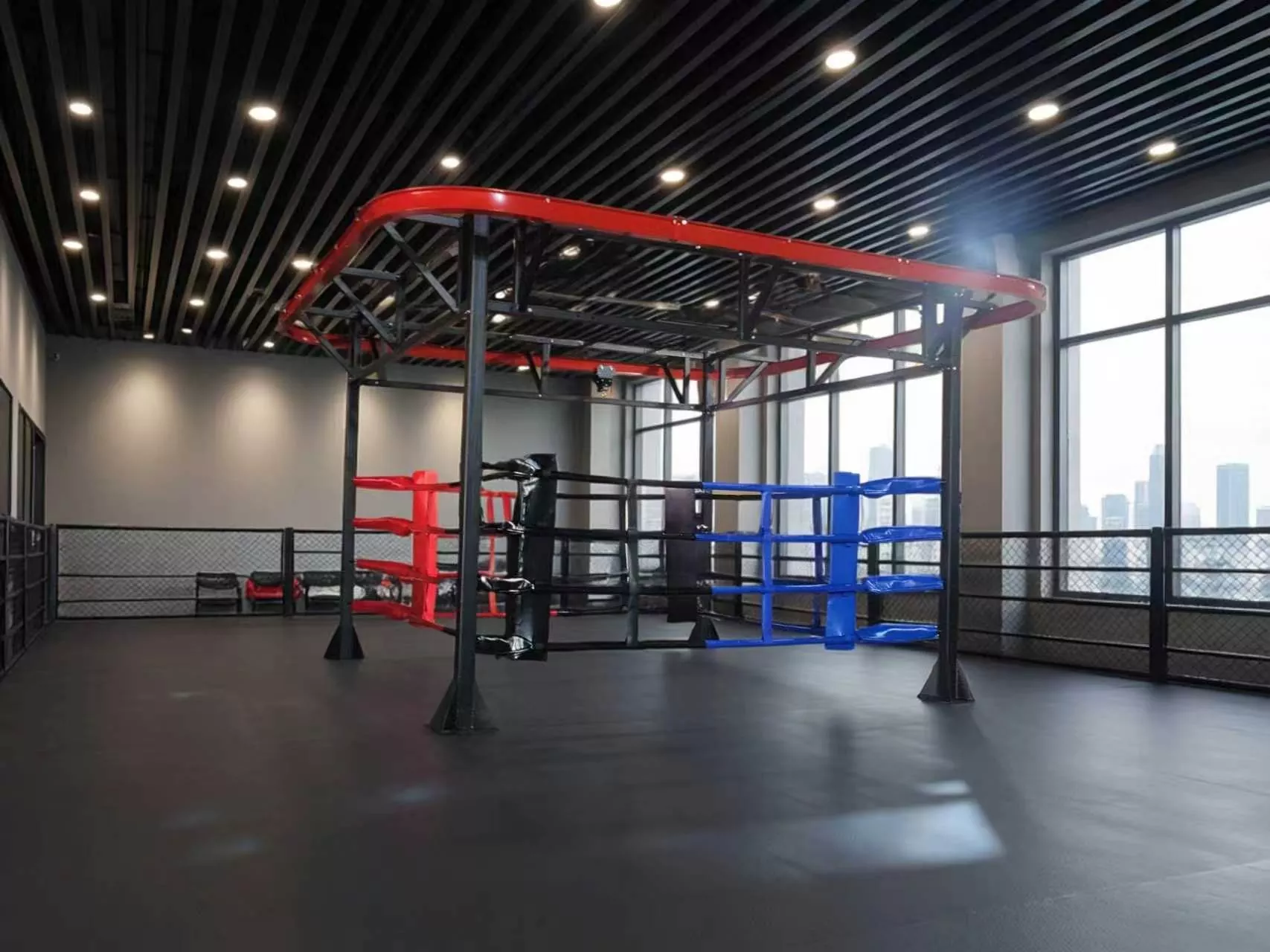 Szeretné kombinálni a ringsparringet, a nehéz táskával való munkát és a funkcionális fitneszedzést egyetlen eszközön?